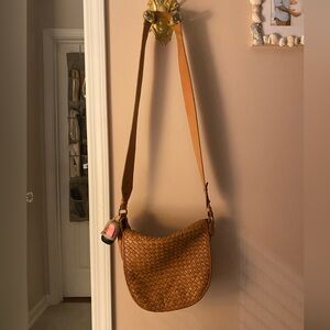 Madewell Woven Saddle Crossbody Bag in Tan Brown